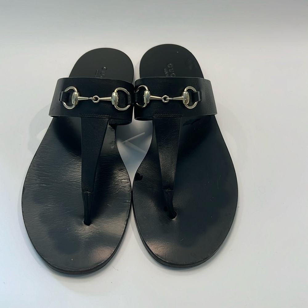 GUCCI silver horse-bit black thong sandals